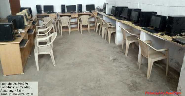 computerlab-30-04-24-13-28-51.jpg